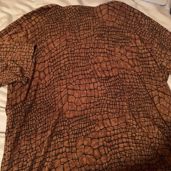 blouse - Picture 3 of 3